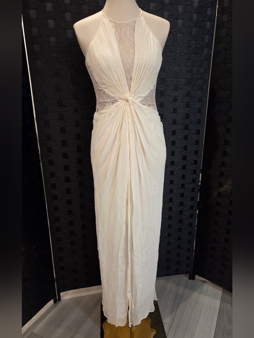 NWOT BCBGMAXAZRIA Maxine Silk and Lace Halter Gown Gardenia White Size 2 (XS)